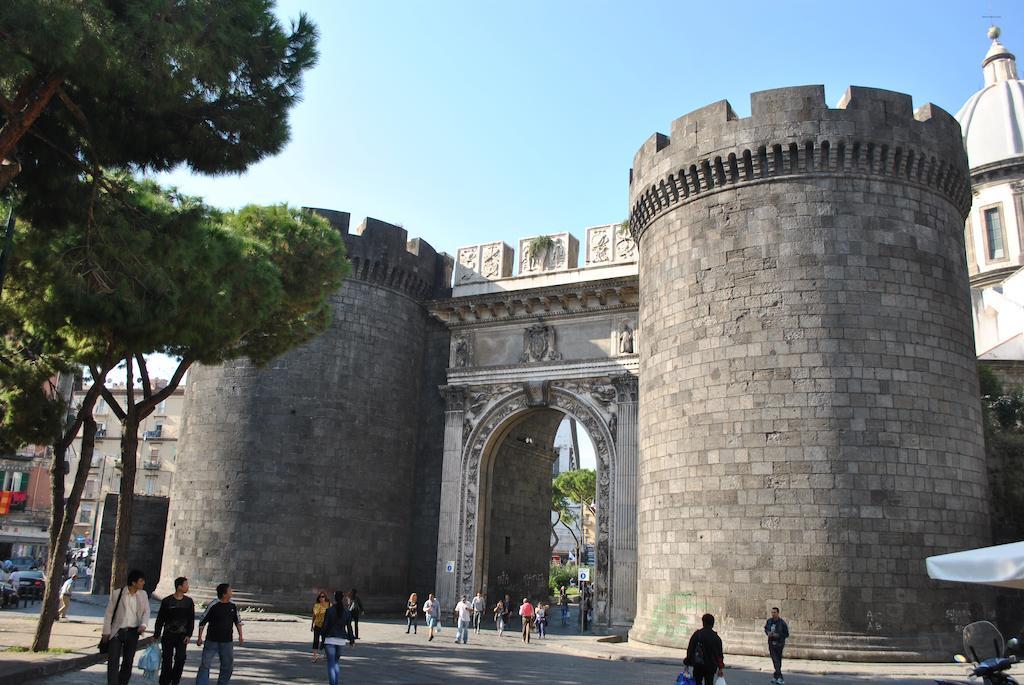 Bed & Breakfast A Castel Capuano Neapel Exterior foto