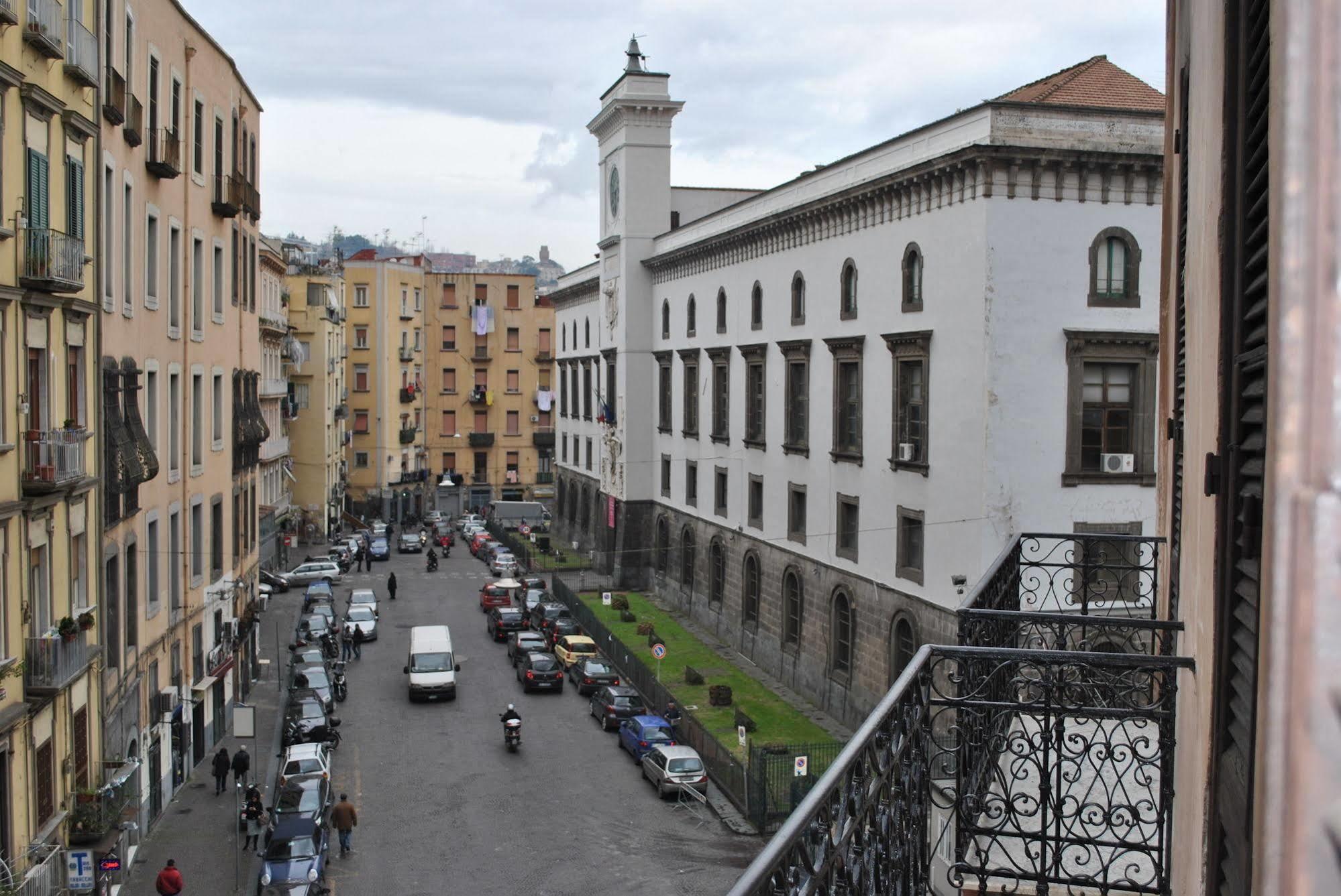 Bed & Breakfast A Castel Capuano Neapel Exterior foto