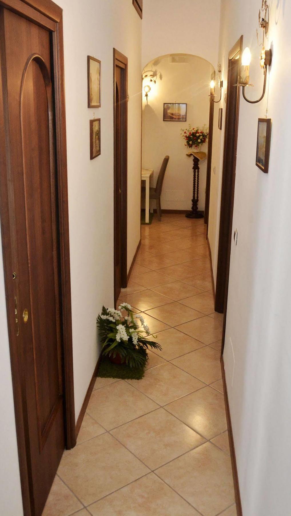 Bed & Breakfast A Castel Capuano Neapel Exterior foto