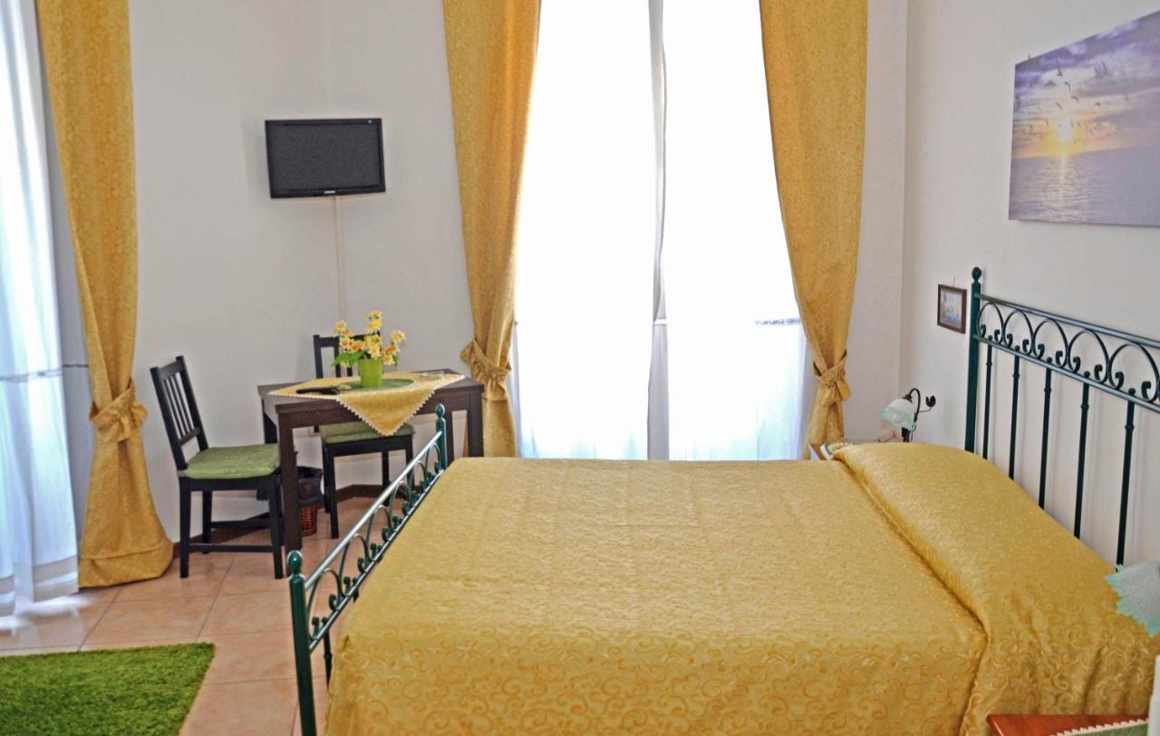 Bed & Breakfast A Castel Capuano Neapel Exterior foto